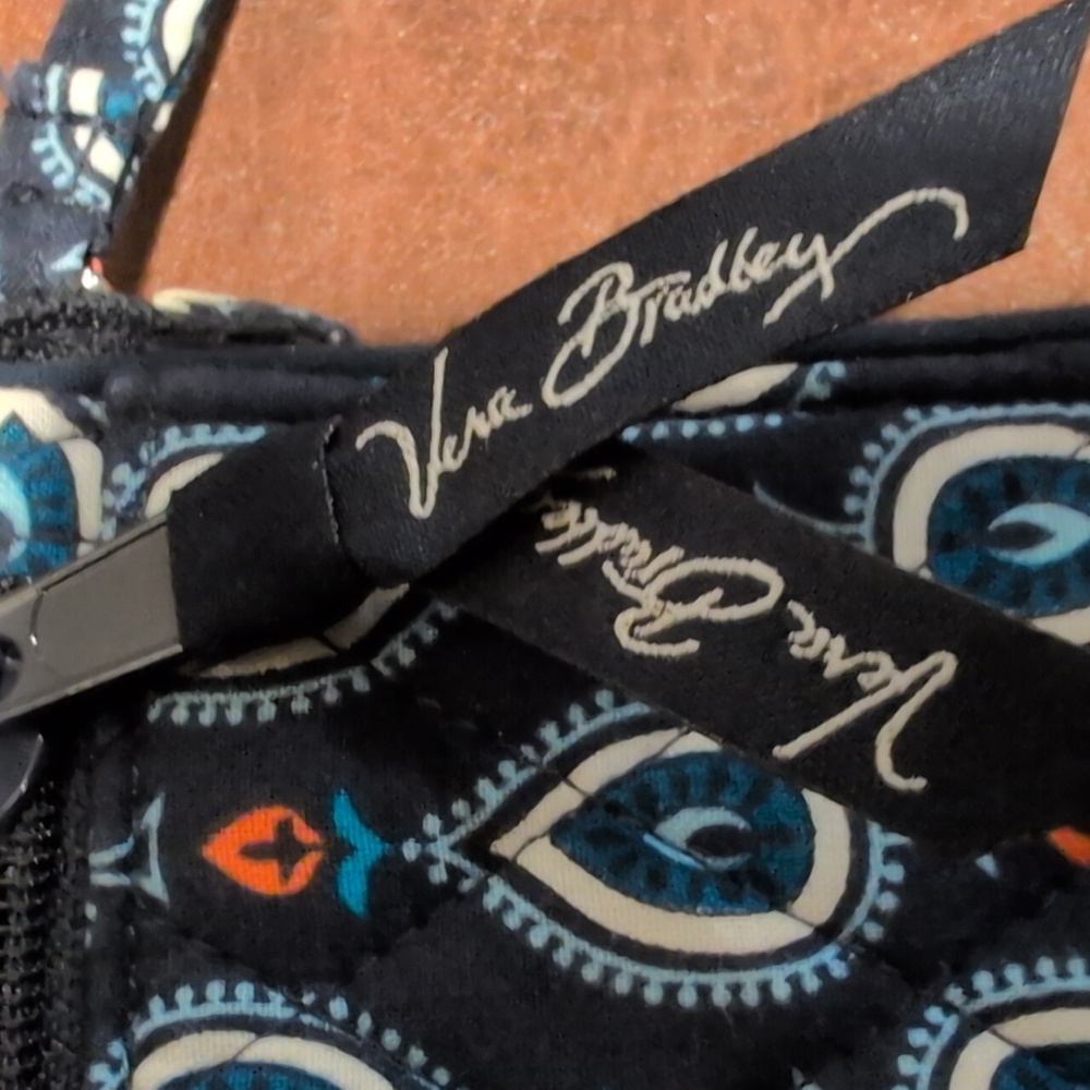Vera Bradley NWOT Quilted Wristlet, Retired Marrakesh Motifs - Picture 7 of 8
